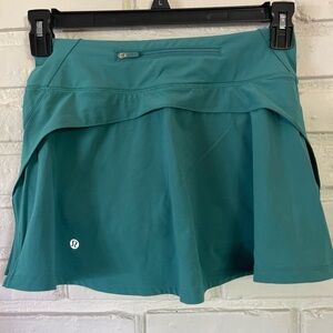 Lululemon Court Rival Skirt Size 4 Teal Green w/ Pleated Back
